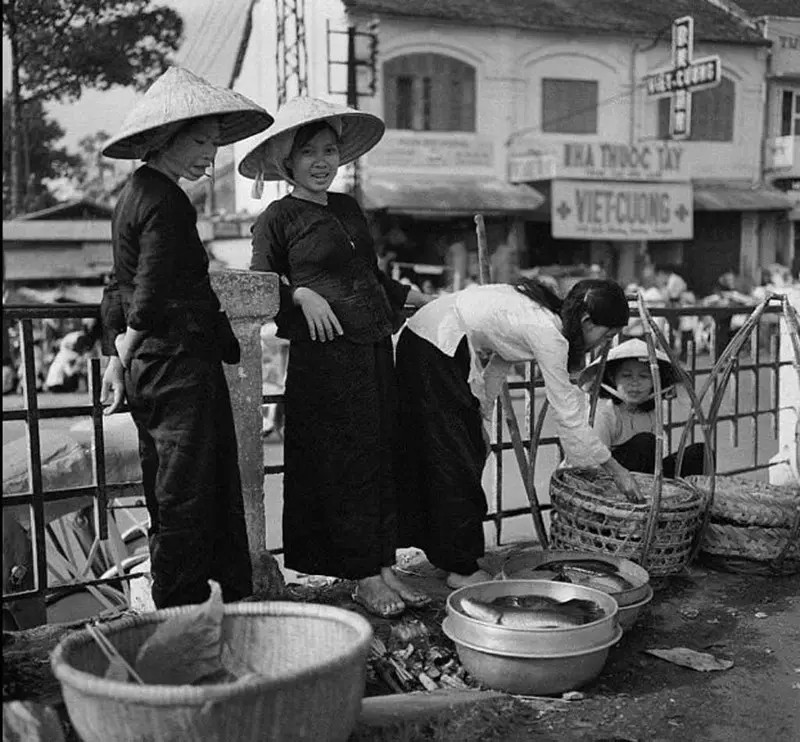 Cầu &Ocirc;ng L&atilde;nh: Dấu ấn lịch sử v&agrave; nhịp sống thương hồ S&agrave;i G&ograve;n 4