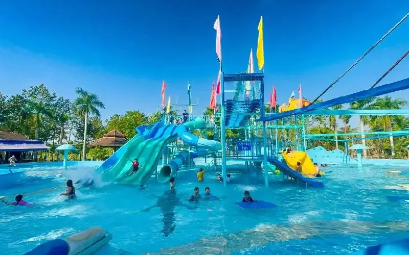 Check-in 7 c&ocirc;ng vi&ecirc;n nước hot nhất S&agrave;i G&ograve;n đ&aacute;ng trải nghiệm 9