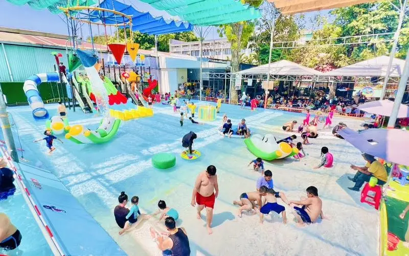 Check-in 7 c&ocirc;ng vi&ecirc;n nước hot nhất S&agrave;i G&ograve;n đ&aacute;ng trải nghiệm 11