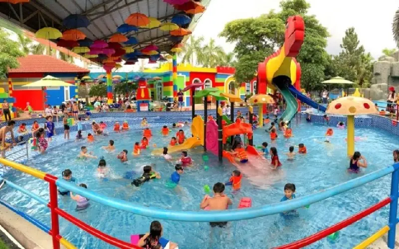 Check-in 7 c&ocirc;ng vi&ecirc;n nước hot nhất S&agrave;i G&ograve;n đ&aacute;ng trải nghiệm 15