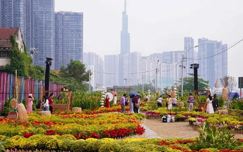 Check-in nhanh 3 vườn hoa tết đẹp, miễn ph&iacute; tại TPHCM 9