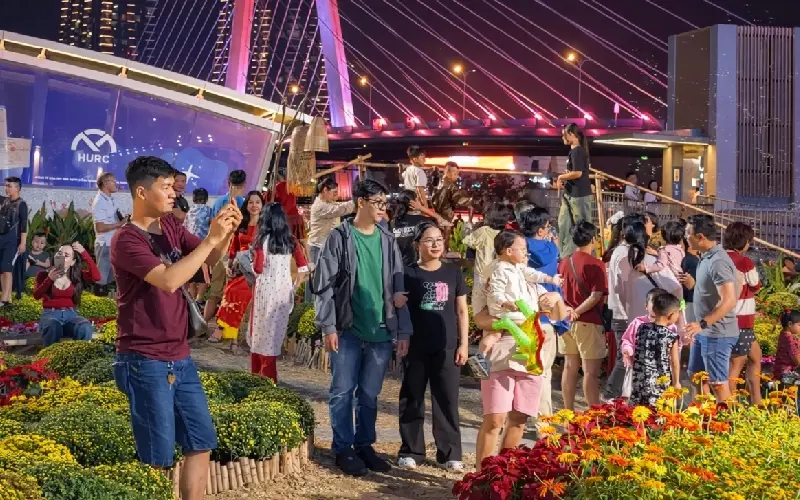 Check-in nhanh 3 vườn hoa tết đẹp, miễn ph&iacute; tại TPHCM 10