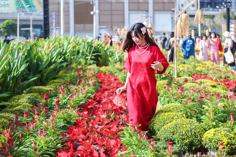 Check-in vườn hoa xuân ga Ba Son rực rỡ đầu năm tại TP.HCM 3