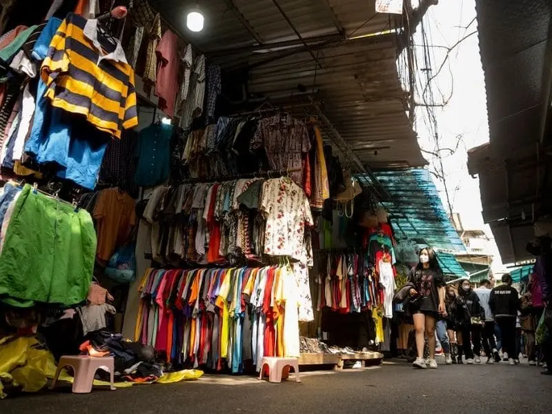 Chợ An Đ&ocirc;ng: Đầu mối thời trang bỏ sỉ sầm uất nhất S&agrave;i th&agrave;nh 8