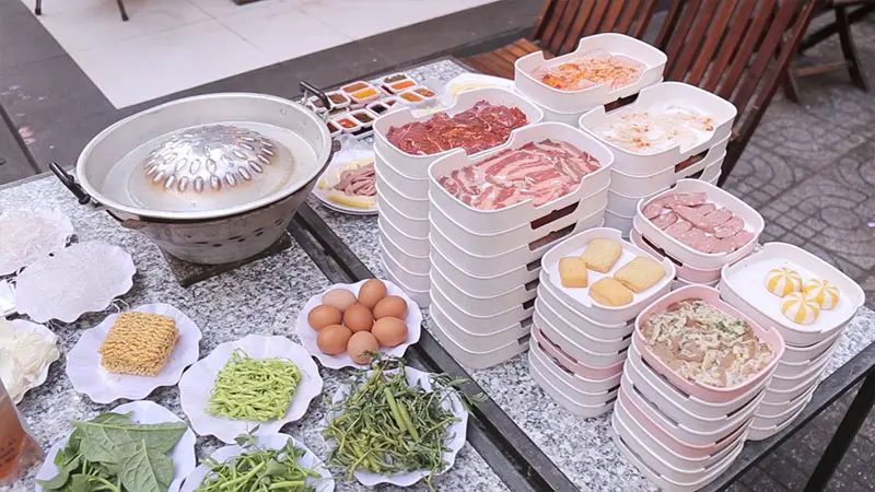 Chợ An Đ&ocirc;ng: Đầu mối thời trang bỏ sỉ sầm uất nhất S&agrave;i th&agrave;nh 10