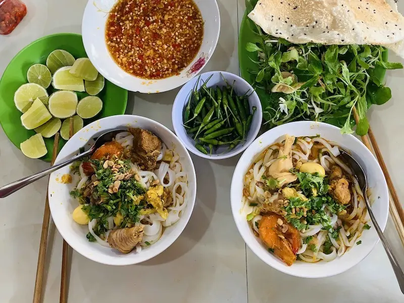 Chợ b&agrave; Hoa: Thi&ecirc;n đường đặc sản miền Trung giữa S&agrave;i G&ograve;n 8