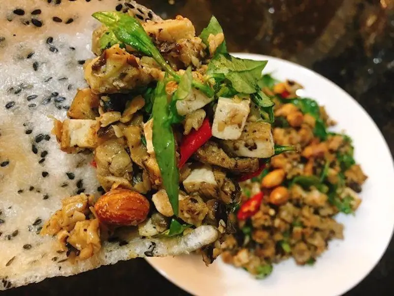 Chợ b&agrave; Hoa: Thi&ecirc;n đường đặc sản miền Trung giữa S&agrave;i G&ograve;n 10