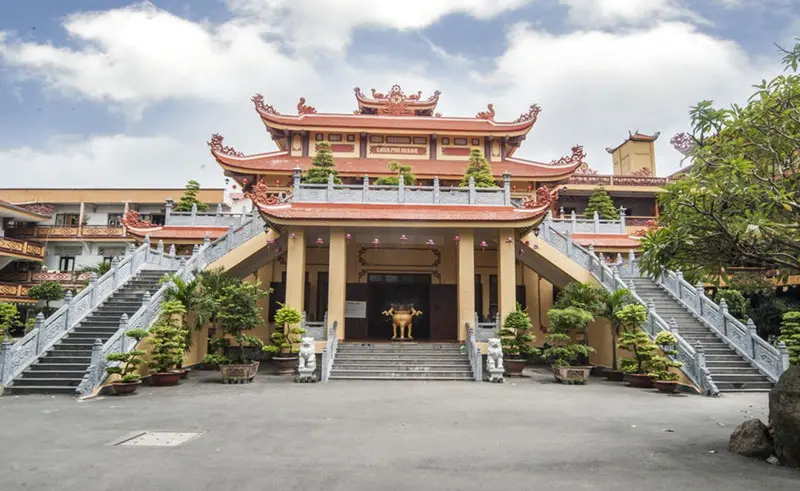 Chợ Ho&agrave;ng Hoa Th&aacute;m: Điểm đến mua sắm độc đ&aacute;o của S&agrave;i G&ograve;n 6