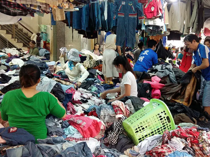 Chợ Ho&agrave;ng Hoa Th&aacute;m: Điểm đến mua sắm độc đ&aacute;o của S&agrave;i G&ograve;n 5