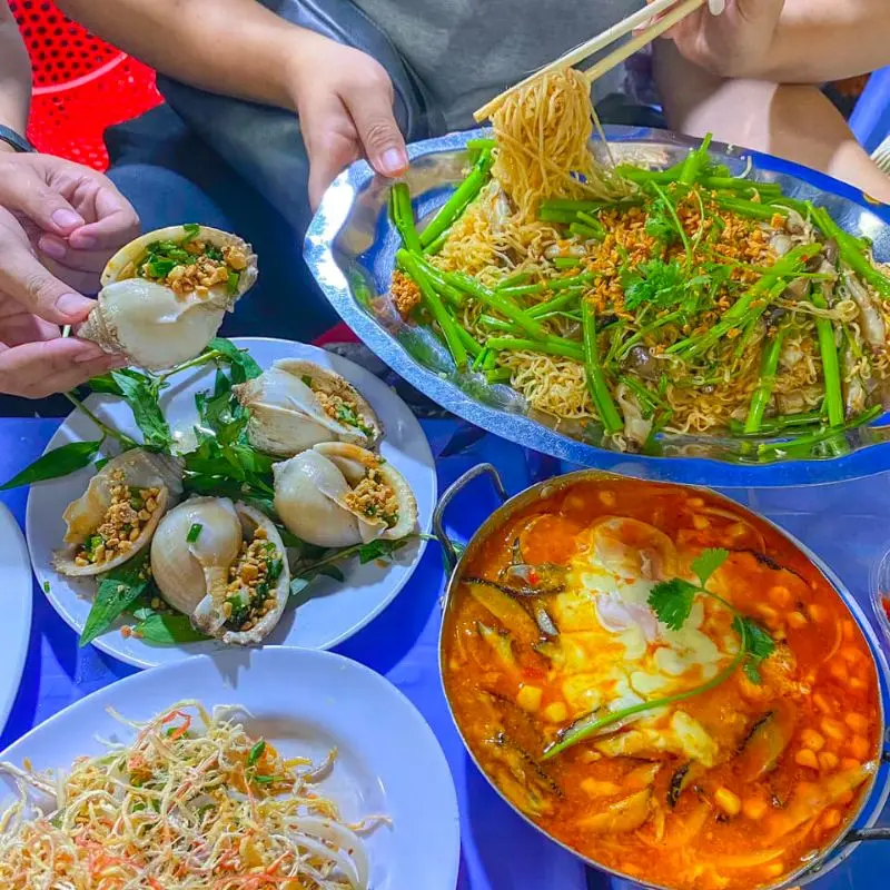 Chợ X&oacute;m Chiếu quận 4 c&oacute; g&igrave; m&agrave; đốn tim t&iacute;n đồ ẩm thực S&agrave;i G&ograve;n 5