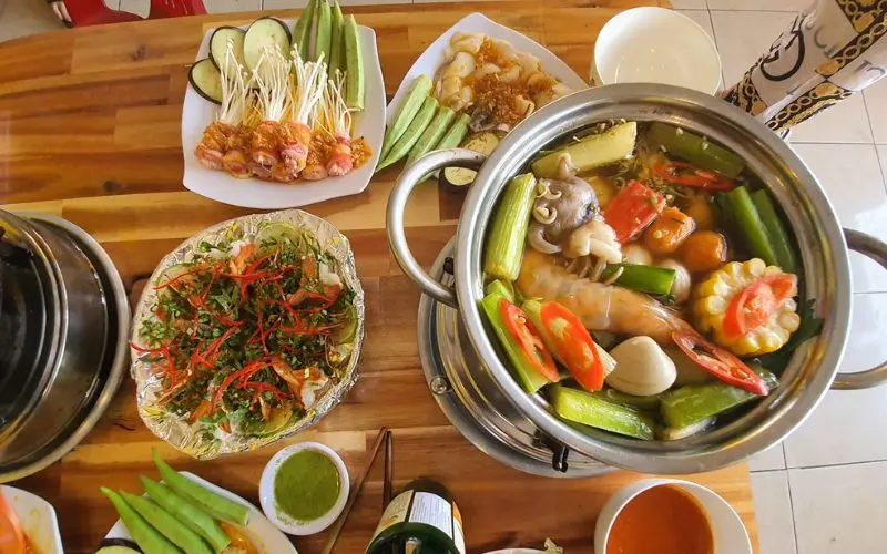 Đẹp mơ m&agrave;ng l&agrave;ng Đại học Quốc gia TP.HCM 9