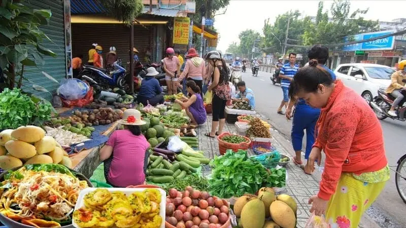 Kh&aacute;m ph&aacute; 8 khu chợ G&ograve; Vấp sầm uất m&agrave; bạn n&ecirc;n gh&eacute; thử một lần 9