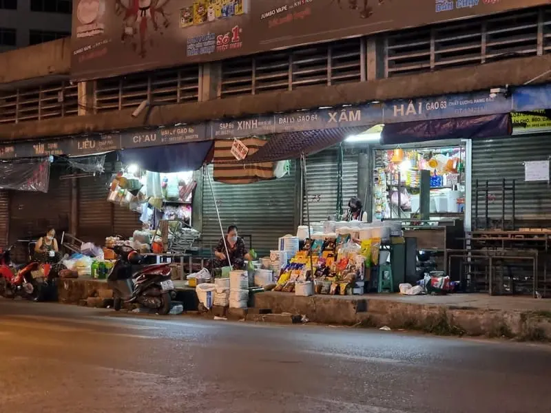 Kh&aacute;m ph&aacute; 8 khu chợ G&ograve; Vấp sầm uất m&agrave; bạn n&ecirc;n gh&eacute; thử một lần 3