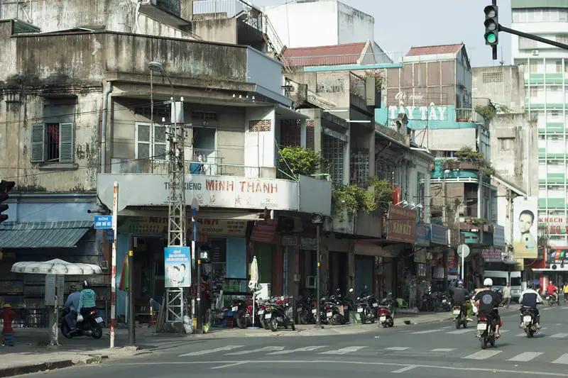 Kh&aacute;m ph&aacute; phường Chợ Lớn với lịch sử, văn h&oacute;a đậm n&eacute;t Hoa 4