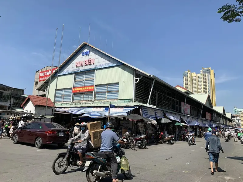 Kh&aacute;m ph&aacute; phường Chợ Lớn với lịch sử, văn h&oacute;a đậm n&eacute;t Hoa 12