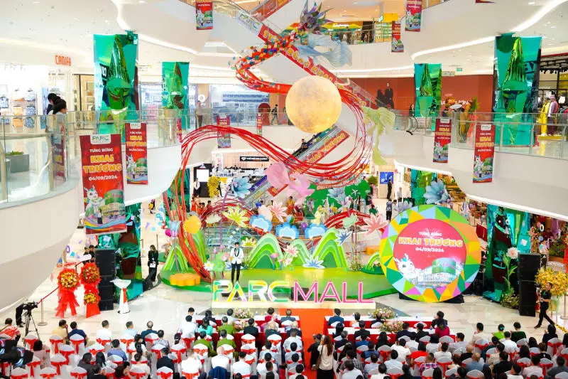 Kh&aacute;m ph&aacute; trung t&acirc;m thương mại PARC MALL quận 8 nhộn nhịp 4