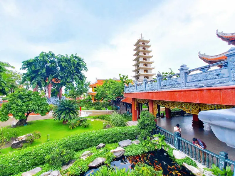 Kh&ocirc;ng gian y&ecirc;n b&igrave;nh tại Tu viện Vĩnh Nghi&ecirc;m đẹp như tranh vẽ 3
