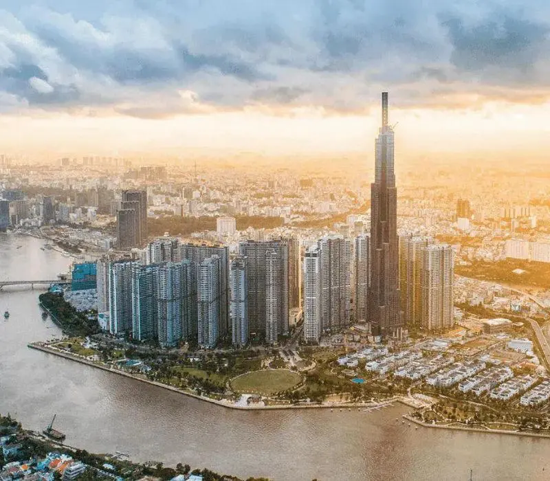Ngắm nh&igrave;n th&agrave;nh phố từ đ&agrave;i quan s&aacute;t Landmark 81 Skyview 2