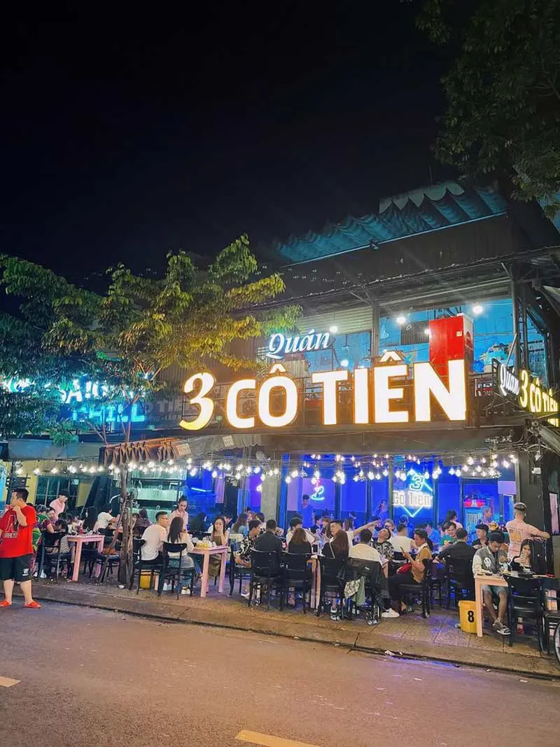 Phố ẩm thực Vĩnh Kh&aacute;nh, địa điểm ăn chơi quen thuộc của giới trẻ quận 4 14