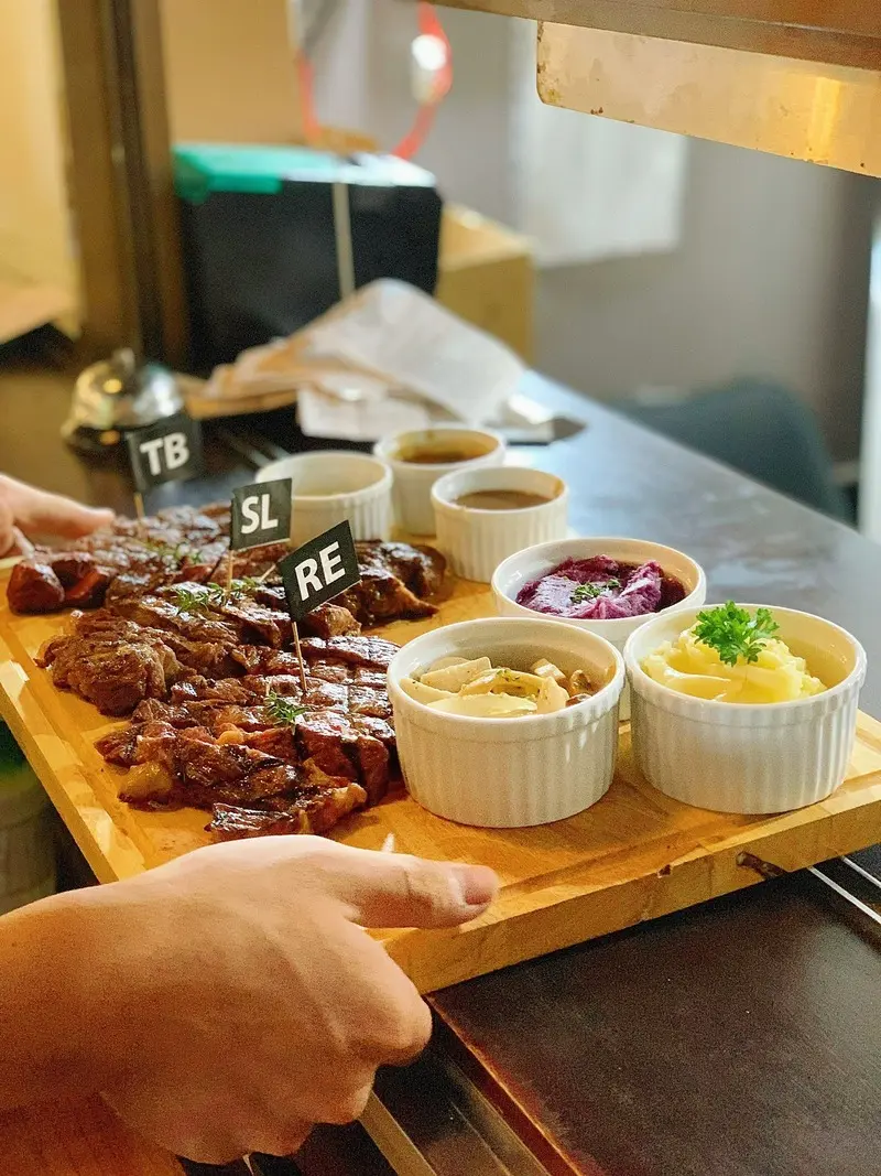 Top 6 nh&agrave; h&agrave;ng beefsteak S&agrave;i G&ograve;n, hương vị đẳng cấp đến từ sự xa hoa 3