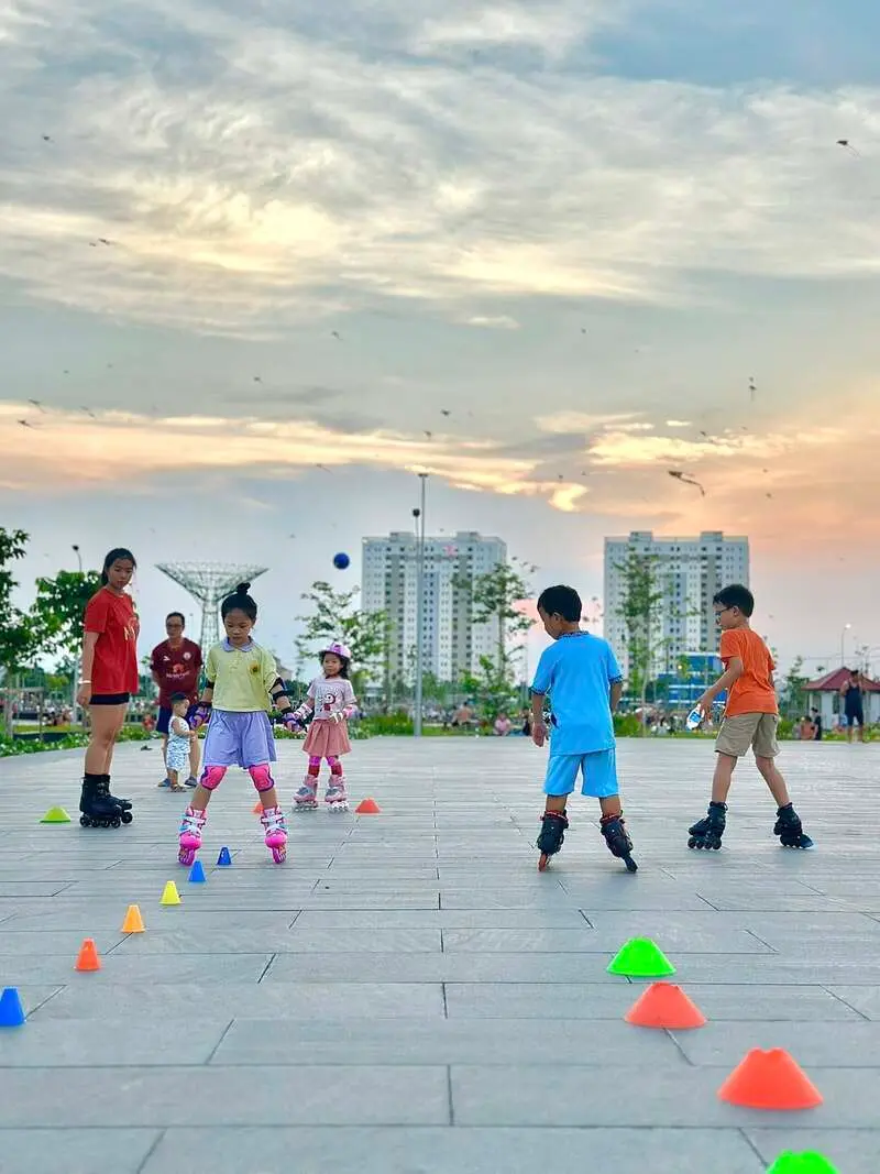Top 7 địa điểm trượt patin hot nhất S&agrave;i G&ograve;n được giới trẻ săn đ&oacute;n 8