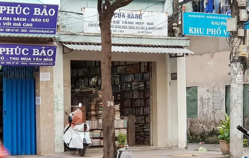 Top 8 tiệm s&aacute;ch cũ nổi tiếng ở TP.HCM bạn kh&ocirc;ng thể bỏ qua 4