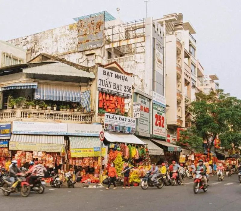 Khám phá phường Chợ Lớn với lịch sử, văn hóa đậm nét Hoa