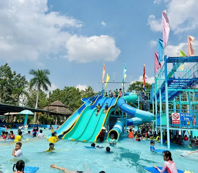 Vui chơi thả ga tại Công viên nước Củ Chi dành cho mọi lứa tuổi