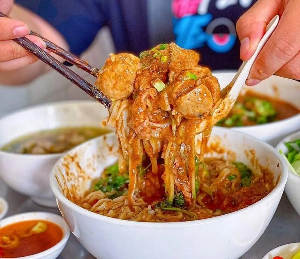 Chạm đỉnh vị gi&aacute;c với hương vị Hủ tiếu sa tế Ch&iacute;n Ho&agrave;ng 3