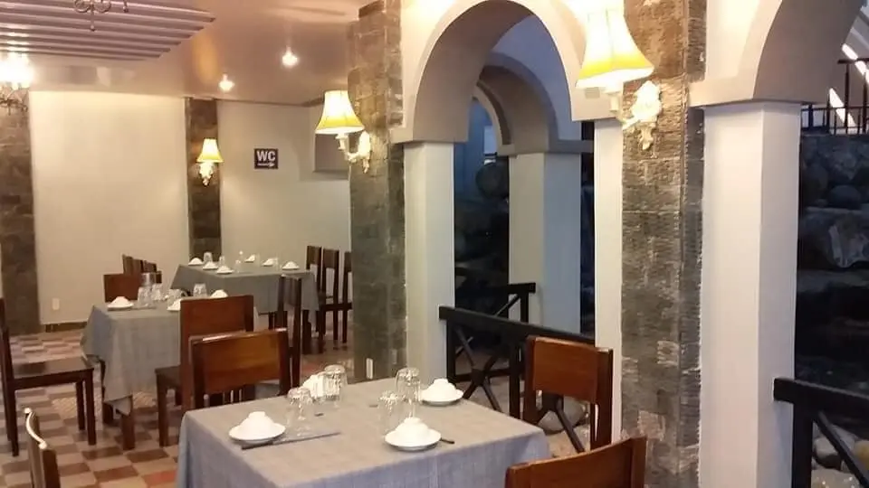 Đến Nh&agrave; h&agrave;ng Lộc Phố thưởng thức m&oacute;n ăn ngon đậm đ&agrave; v&agrave; đẹp mắt 2