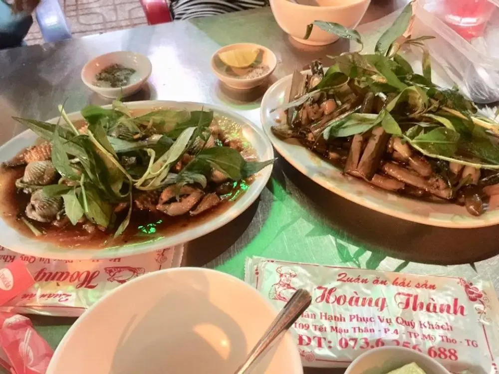Gh&eacute; qu&aacute;n Hải sản Ho&agrave;ng Th&agrave;nh, thử ngay hải sản view s&ocirc;ng 8