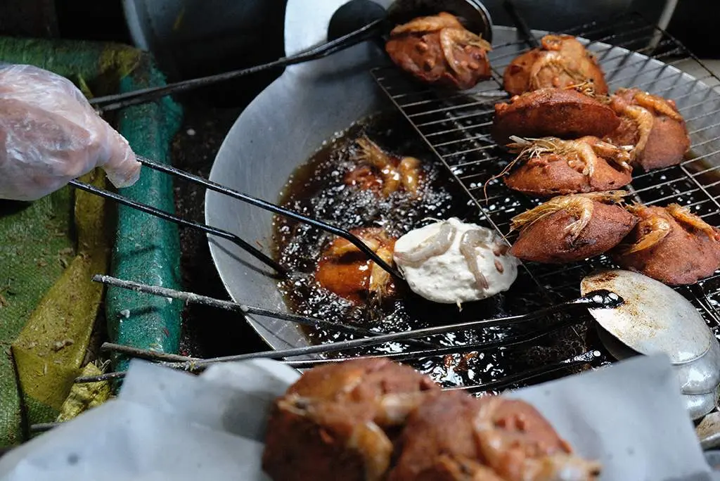 Thưởng thức b&aacute;nh v&aacute; b&aacute;nh gi&aacute; G&ograve; C&ocirc;ng thơm ngon kh&oacute; cưỡng 5