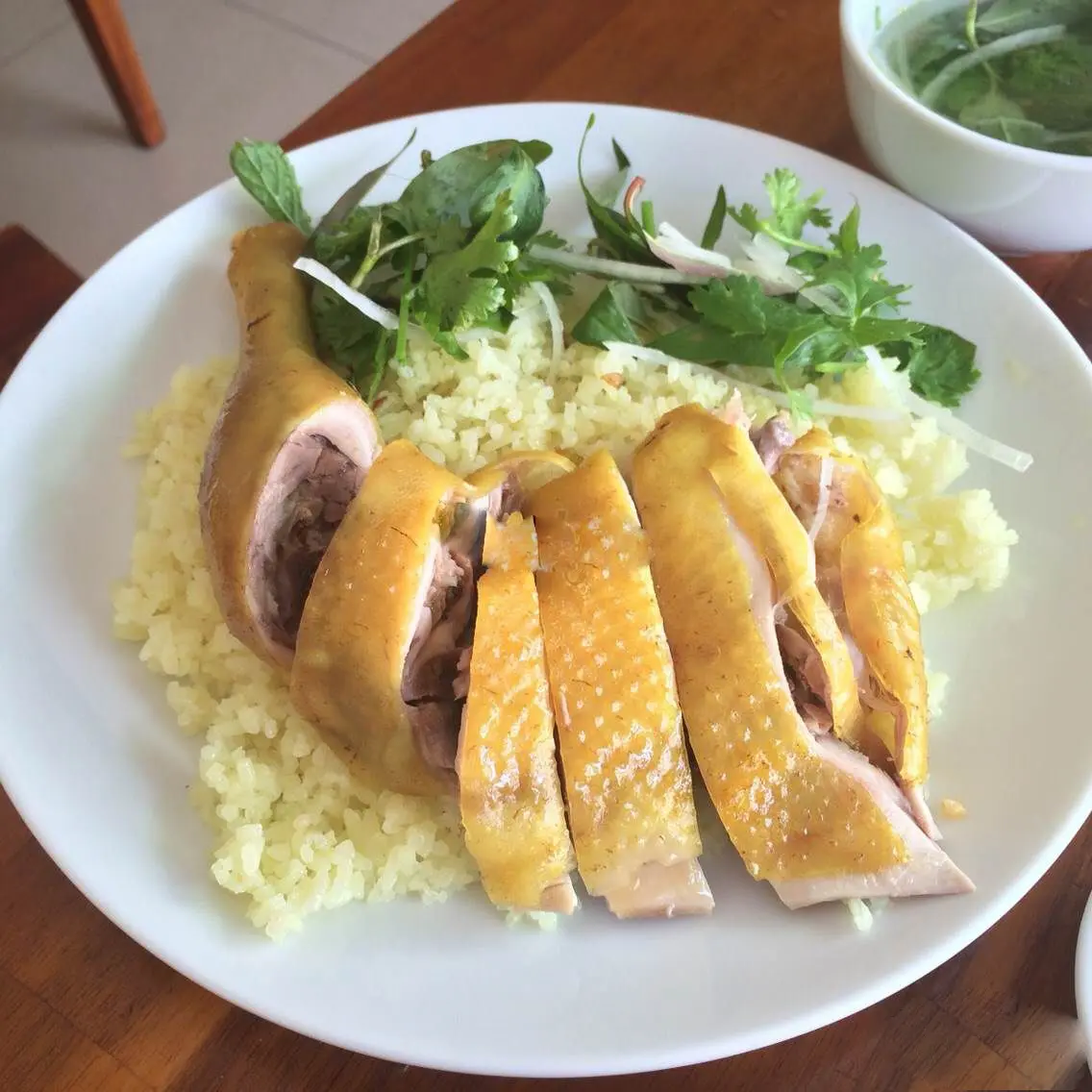 Thưởng thức cơm g&agrave; si&ecirc;u ngon tại Tiệm cơm Ch&iacute; Th&agrave;nh Ấp Bắc 3