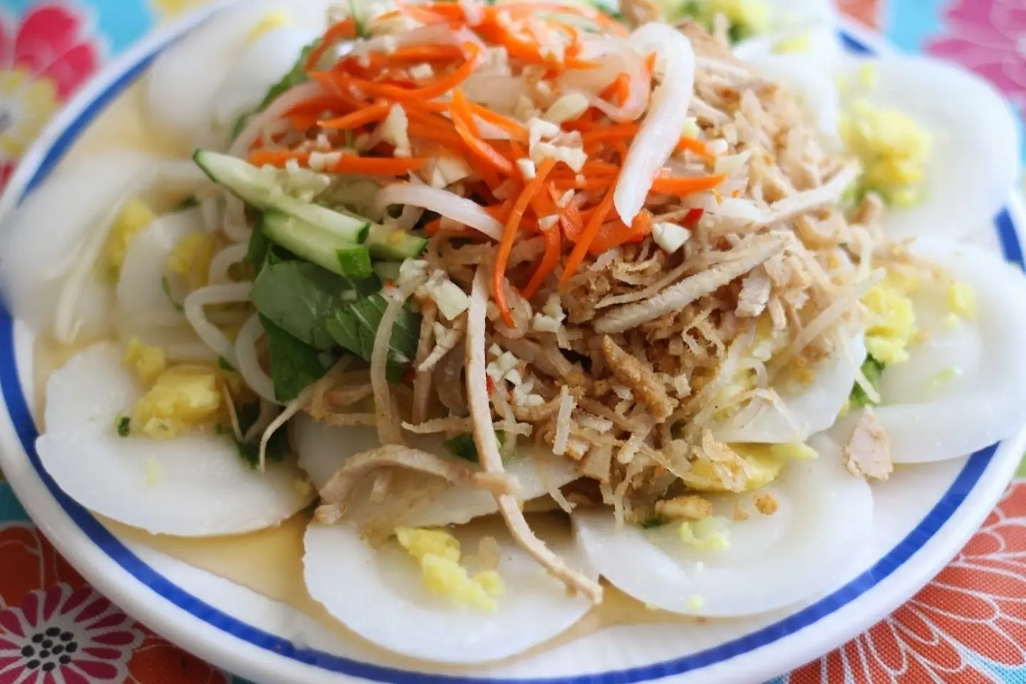 Thưởng thức hương vị quê mặn mà với quán Bánh bèo chợ Hàng Bông 5