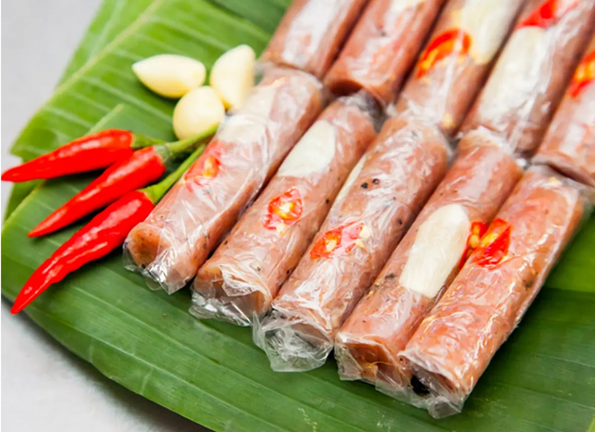 Thưởng thức Nem &Ocirc;ng Mập thơm ngon nức tiếng tại miền s&ocirc;ng nước 2