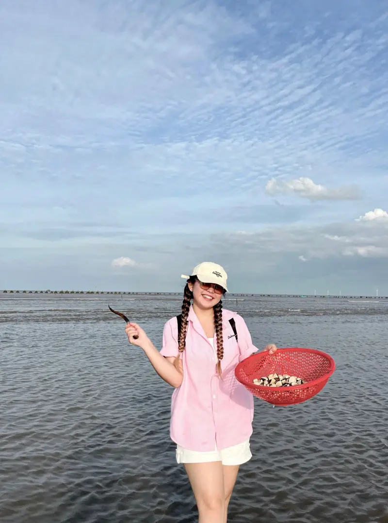 Kh&aacute;m ph&aacute; biển Rạch B&ugrave;n hoang sơ v&agrave; thanh b&igrave;nh 8