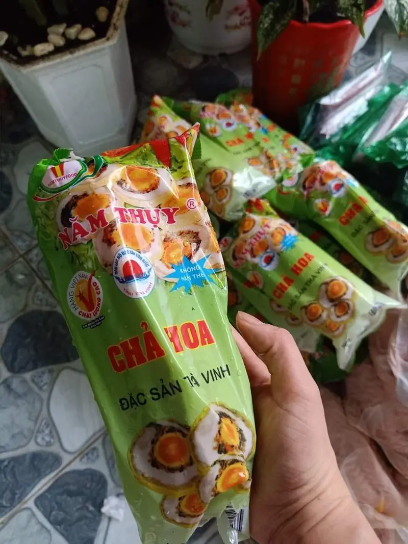 Chả hoa Năm Thụy, đặc sản Tr&agrave; Vinh được nhiều người y&ecirc;u th&iacute;ch 5