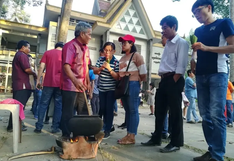 Cốm dẹp Tr&agrave; Vinh: Đặc sản nổi tiếng bao đời của người Khmer 6