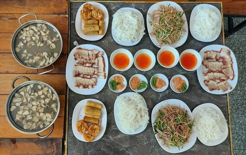 Về Tr&agrave; Vinh thưởng thức m&oacute;n b&uacute;n nước l&egrave;o đậm vị miền qu&ecirc; 3