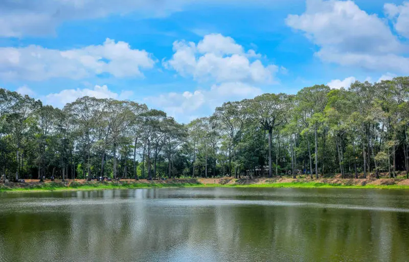 Ao B&agrave; Om Tr&agrave; Vinh: Thắng cảnh đẹp m&ecirc; mẩn v&agrave; những b&iacute; ẩn đầy hấp dẫn 2