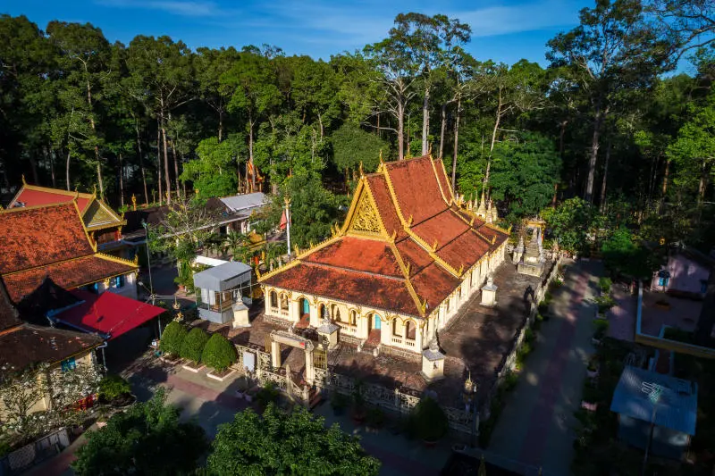 Ao B&agrave; Om Tr&agrave; Vinh: Thắng cảnh đẹp m&ecirc; mẩn v&agrave; những b&iacute; ẩn đầy hấp dẫn 10
