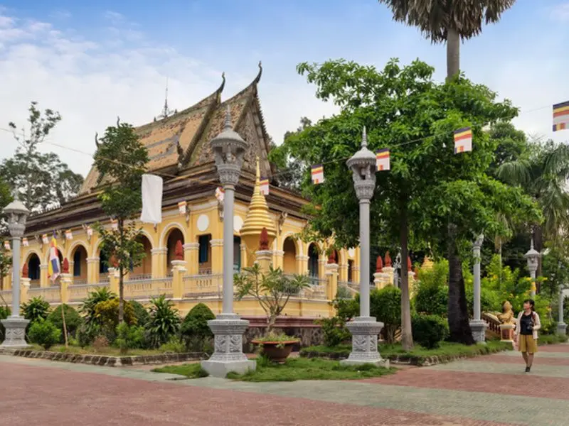 Kh&aacute;m ph&aacute; ch&ugrave;a &Ocirc;ng Mẹt: N&eacute;t độc đ&aacute;o trong văn h&oacute;a Khmer Nam Bộ 2