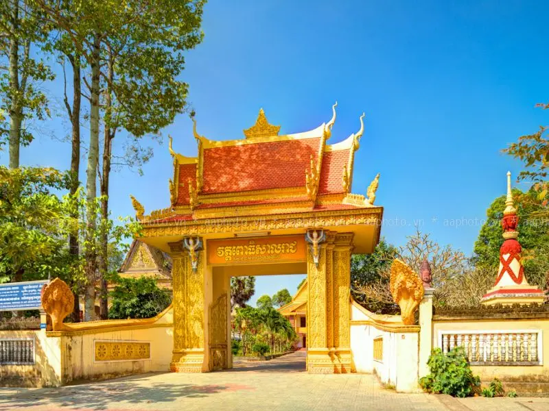 Kh&aacute;m ph&aacute; ch&ugrave;a &Ocirc;ng Mẹt: N&eacute;t độc đ&aacute;o trong văn h&oacute;a Khmer Nam Bộ 4