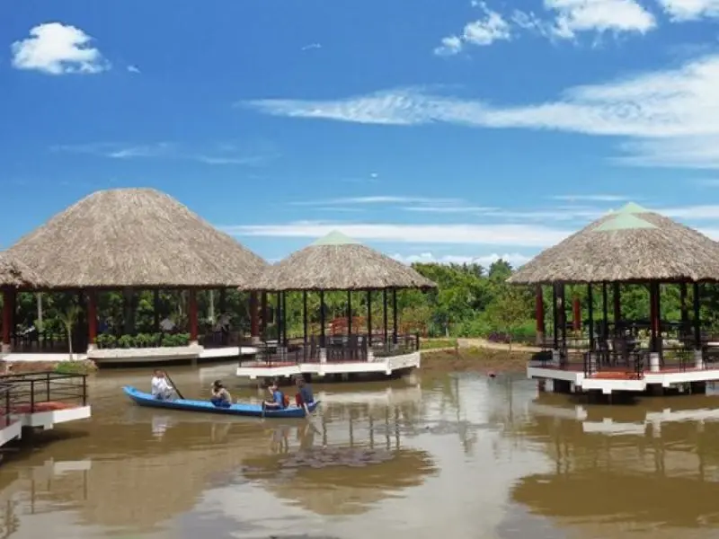 Một ng&agrave;y tại C&ugrave; lao Long Trị: Khu du lịch tại Tr&agrave; Vinh 2