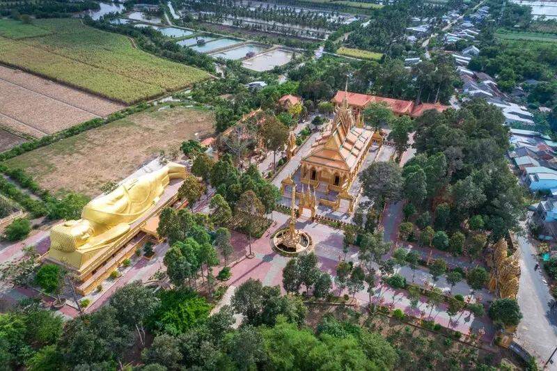 Thưởng ngoạn ch&ugrave;a V&agrave;m Ray, ng&ocirc;i ch&ugrave;a Khmer d&aacute;t v&agrave;ng lớn nhất đất T&acirc;y Nam Bộ 4