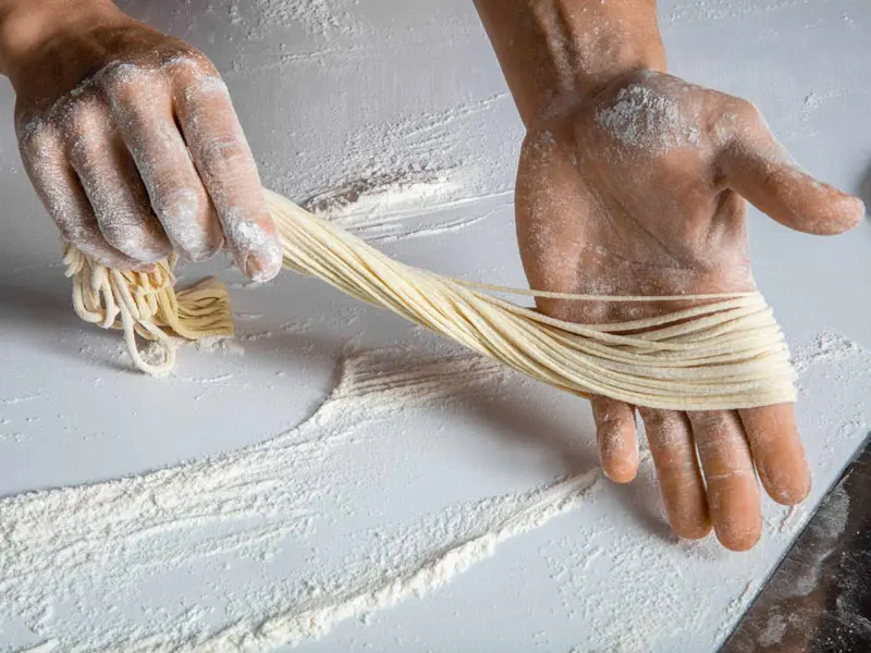 M&igrave; Trường Thọ, m&oacute;n ăn kh&ocirc;ng thể thiếu trong sinh nhật của người Trung Quốc 10
