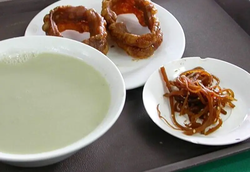 Nước đậu Bắc Kinh: đặc sản nổi tiếng, hương vị độc đ&aacute;o 9