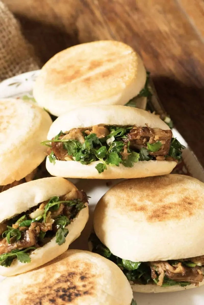 Thưởng thức Rou Jia Mo, b&aacute;nh m&igrave; kẹp nức tiếng phố phường T&acirc;y An 7