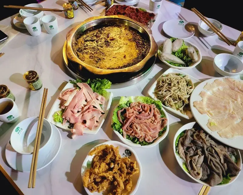 Tỳ B&agrave; Vi&ecirc;n Tr&ugrave;ng Kh&aacute;nh kỷ lục nh&agrave; h&agrave;ng lẩu lớn nhất thế giới 9