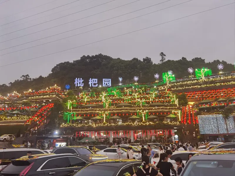 Tỳ B&agrave; Vi&ecirc;n Tr&ugrave;ng Kh&aacute;nh kỷ lục nh&agrave; h&agrave;ng lẩu lớn nhất thế giới 6